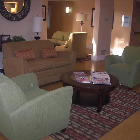 Holiday Inn Express Stockton Southeast By Ihg Екстериор снимка