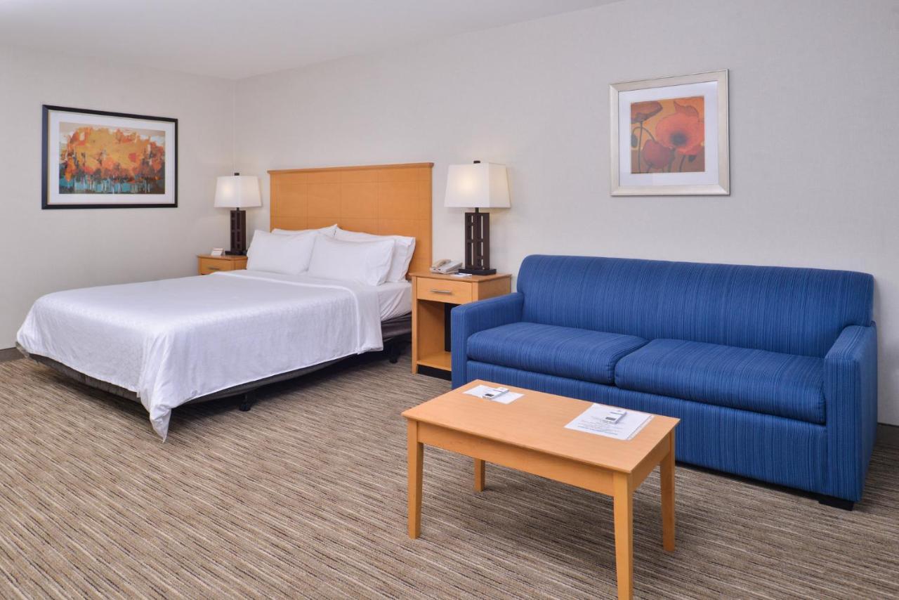 Holiday Inn Express Stockton Southeast By Ihg Екстериор снимка