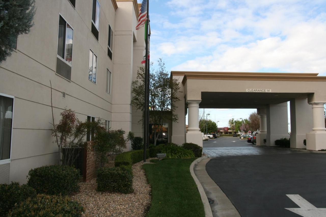 Holiday Inn Express Stockton Southeast By Ihg Екстериор снимка