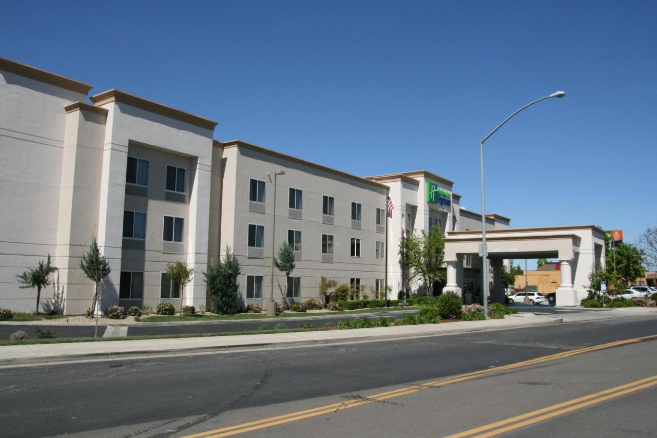 Holiday Inn Express Stockton Southeast By Ihg Екстериор снимка
